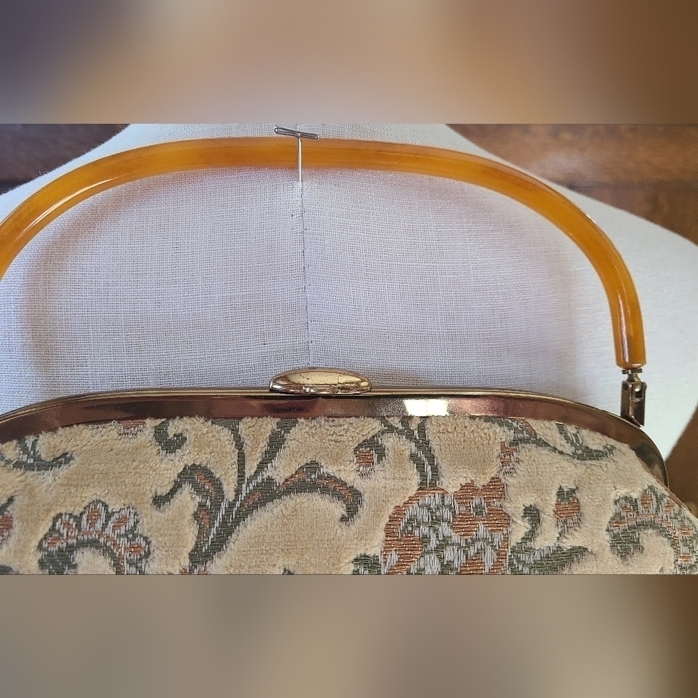 Vintage 1940s Tapestry Bag w/ Bakelite Handle - Picture 3 of 10